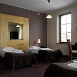 A' Propos Hotel, Restauracja, Club فندق فاوبجه