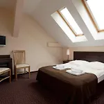 فندق A' Propos Hotel, Restauracja, Club فاوبجه