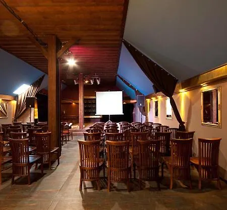 Hotel A' Propos Hotel, Restauracja, Club 3*