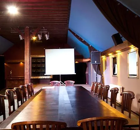 Hotel A' Propos Hotel, Restauracja, Club 3*