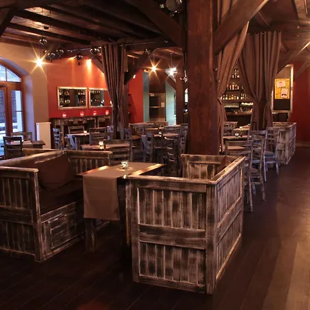 Hotel A' Propos Hotel, Restauracja, Club Wałbrzych