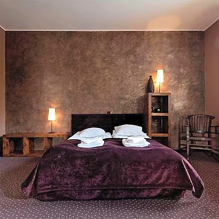 Hotell A' Propos Hotel, Restauracja, Club 3*