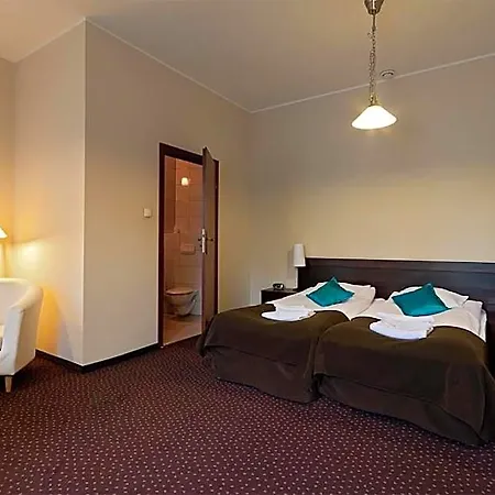 A' Propos Hotel, Restauracja, Club Hotell 3*