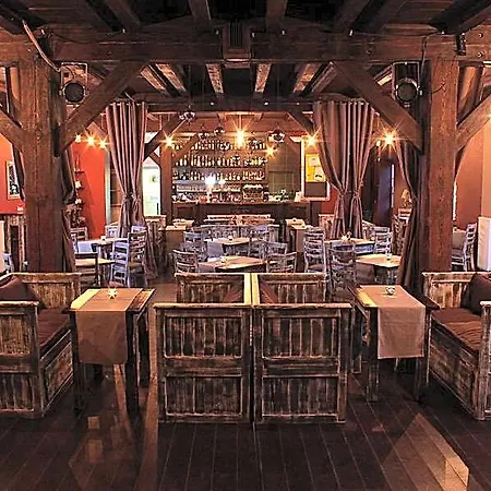 A' Propos Hotel, Restauracja, Club Hotell Wałbrzych