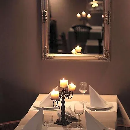Hotell A' Propos Hotel, Restauracja, Club