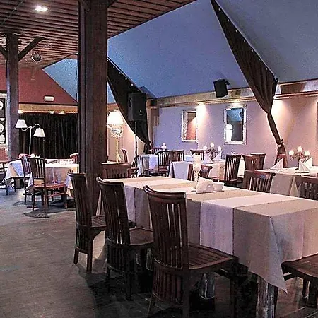 Hotell A' Propos Hotel, Restauracja, Club 3*
