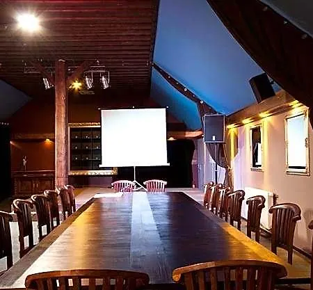 Hotell A' Propos Hotel, Restauracja, Club 3*