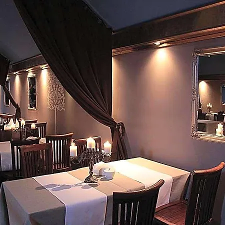 A' Propos Hotel, Restauracja, Club Hotell 3*