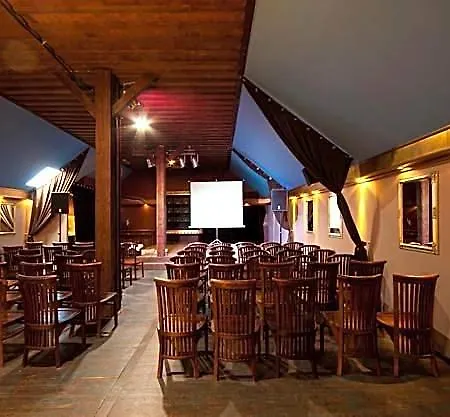 Hotell A' Propos Hotel, Restauracja, Club 3*