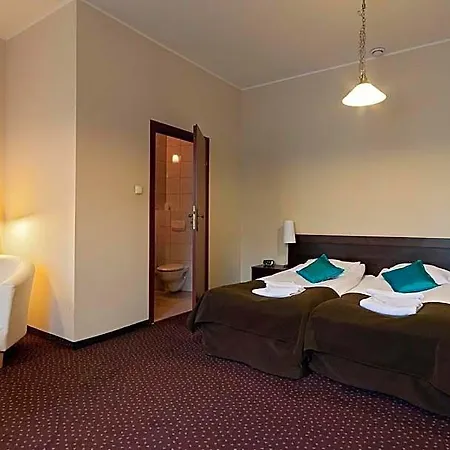 Hotell A' Propos Hotel, Restauracja, Club