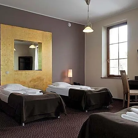 A' Propos Hotel, Restauracja, Club