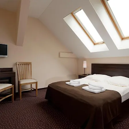 Hotel A' Propos Hotel, Restauracja, Club Wałbrzych