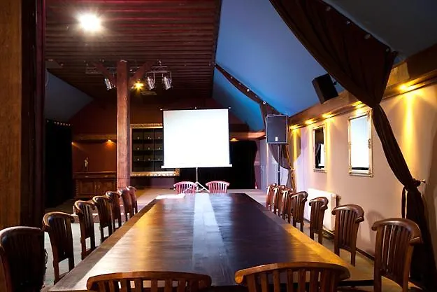 Hotel A' Propos Hotel, Restauracja, Club 3*