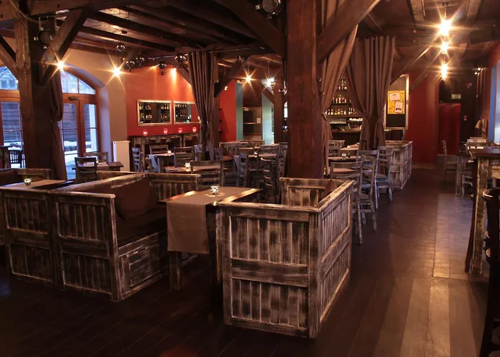 Hotel A' Propos Hotel, Restauracja, Club Waldenburg