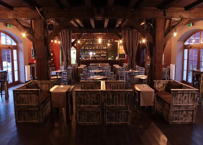 A' Propos Hotel, Restauracja, Club Waldenburg