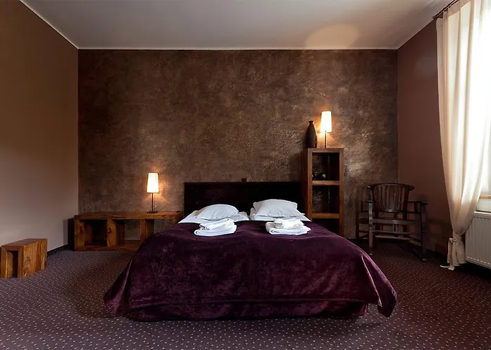 A' Propos Hotel, Restauracja, Club Waldenburg