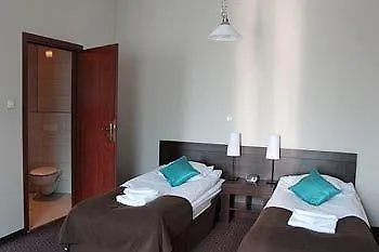 Hotel A' Propos Hotel, Restauracja, Club 3*