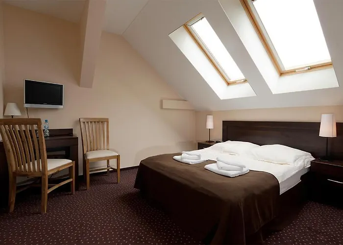 Hotel A' Propos Hotel, Restauracja, Club Waldenburg